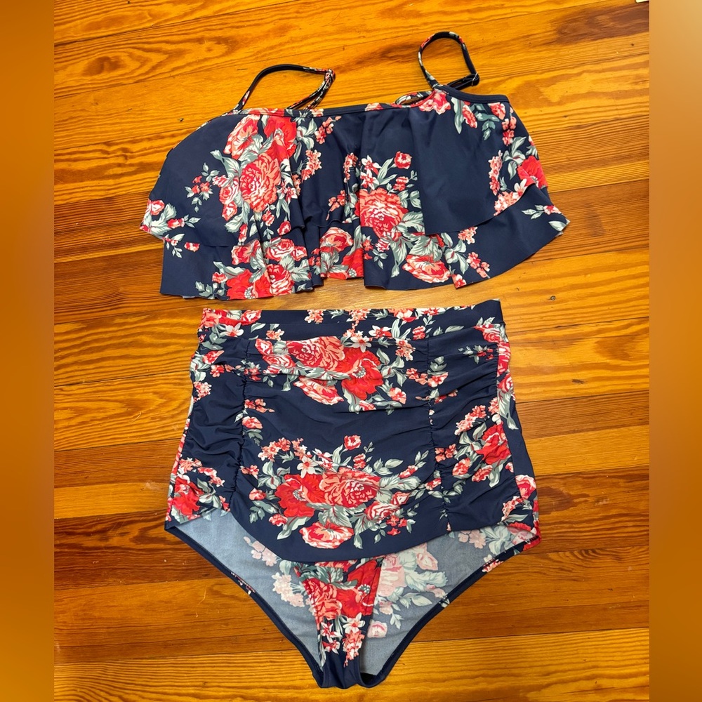 Cocoship Women’s size 12 Swimsuit 2 Piece Bikini Tropical Floral Ruffle Red Navy